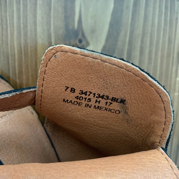 Brand New Frye Open Toe Booties Suede 7 - Picture 2 of 3